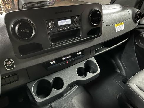 Used 2025 Mercedes-Benz Sprinter 2500 image 17