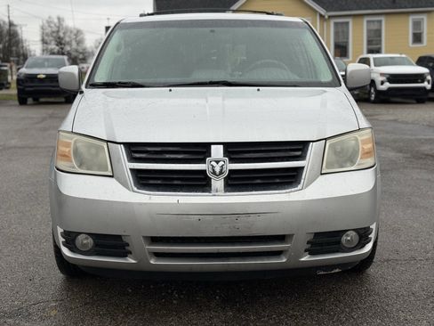 Used 2010 Dodge Grand Caravan SXT image 9