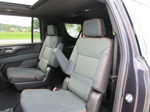 New 2026 GMC Yukon XL AT4 AWD/4WD image 10
