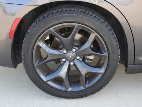 Used 2023 Chrysler 300 S w/ Comfort Group RWD image 14