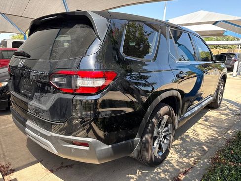 Used 2025 Honda Pilot EX-L image 7