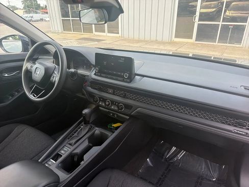 Used 2025 Honda Accord LX image 17