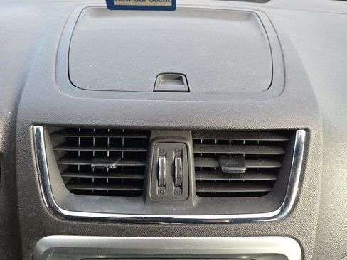 Used 2016 GMC Acadia SLE image 29