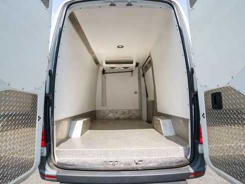 Used 2023 Mercedes-Benz Sprinter 2500 image 16