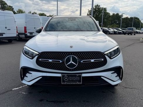 Used 2023 Mercedes-Benz GLC 300 4MATIC image 2