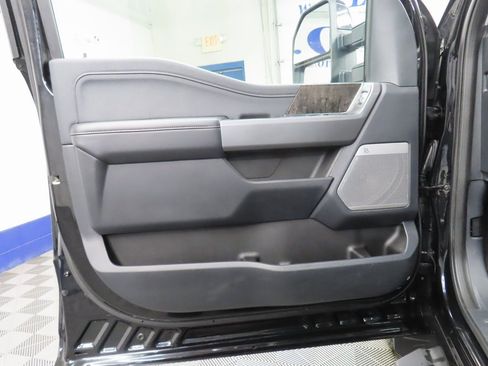 Used 2025 Ford F250 Lariat w/ Black Appearance Package image 57