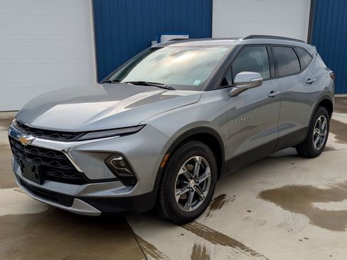 Used 2024 Chevrolet Blazer LT AWD/4WD image 1