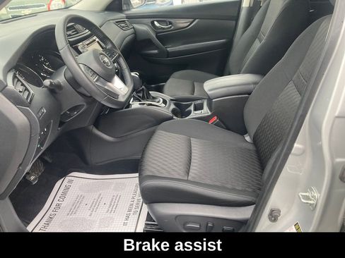 Used 2020 Nissan Rogue SV image 11