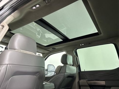 Used 2025 Ford F350 Platinum w/ Platinum Plus Package image 33