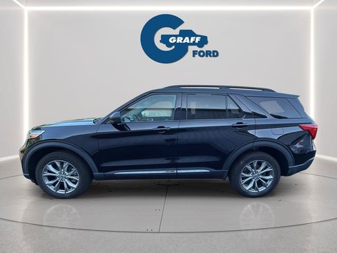 Used 2023 Ford Explorer XLT w/ Equipment Group 202A AWD/4WD image 3