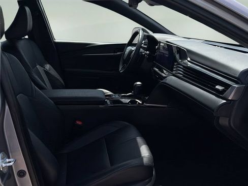 Used 2025 Toyota Camry XSE FWD image 10