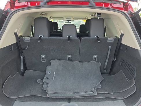 Used 2024 Nissan Pathfinder SV AWD/4WD image 28