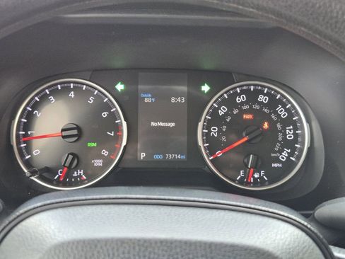 Used 2021 Toyota RAV4 LE FWD image 10