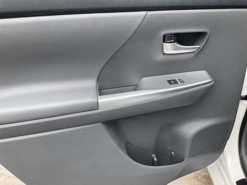 Used 2012 Toyota Prius V Five FWD image 34