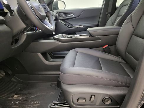 New 2026 Chevrolet Equinox LT w/ Convenience Package II FWD image 3
