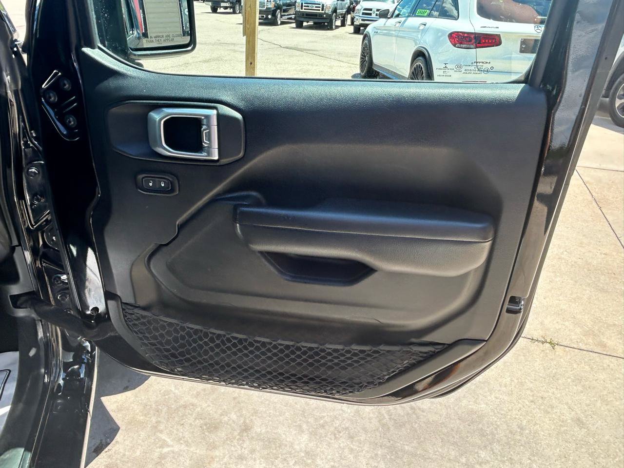 Used 2019 Jeep Wrangler Unlimited Sport S AWD/4WD image 16