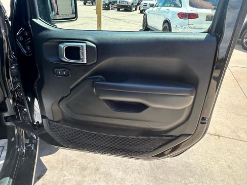 Used 2019 Jeep Wrangler Unlimited Sport S AWD/4WD image 16