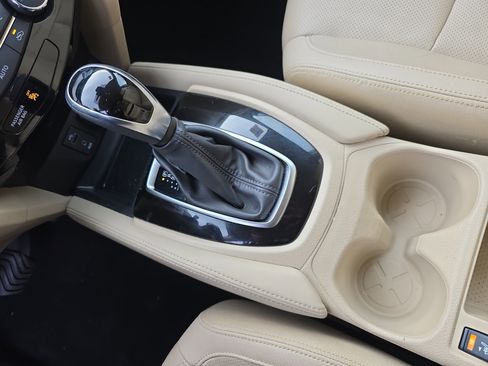 Used 2017 Nissan Rogue SL w/ SL Premium Package image 26