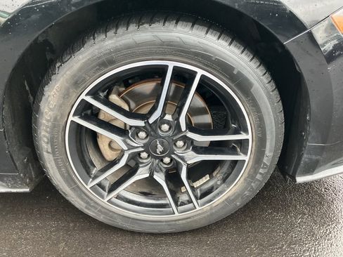 Used 2018 Ford Mustang Premium image 12