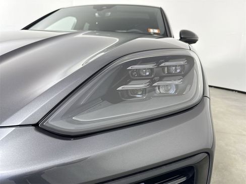 New 2026 Porsche Cayenne S image 11