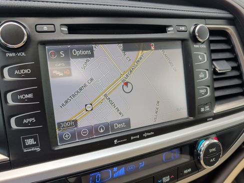 Used 2016 Toyota Highlander Limited FWD image 22