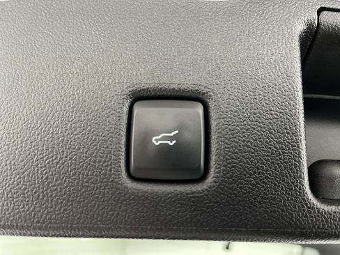 Certified 2022 Ford Escape Titanium AWD/4WD image 31
