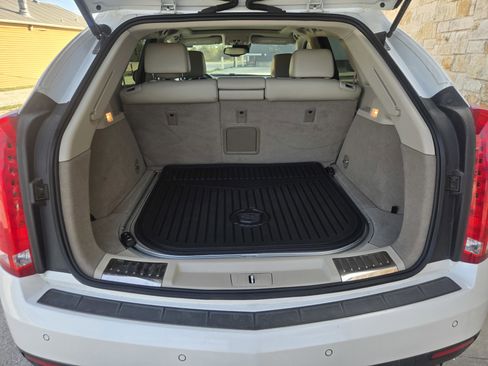 Used 2010 Cadillac SRX Luxury image 16