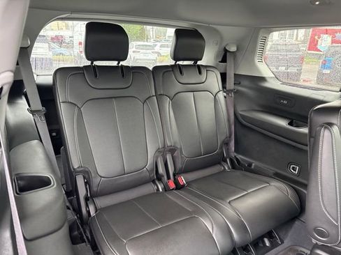 Used 2023 Jeep Grand Cherokee L Limited AWD/4WD image 46