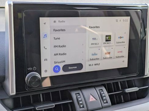 Used 2025 Toyota RAV4 XLE Premium image 9