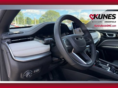 Used 2025 Jeep Compass Limited AWD/4WD image 22