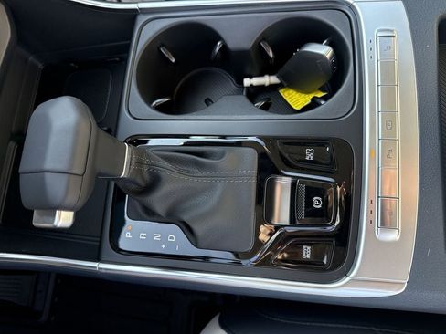 New 2026 Kia Carnival EX FWD image 36