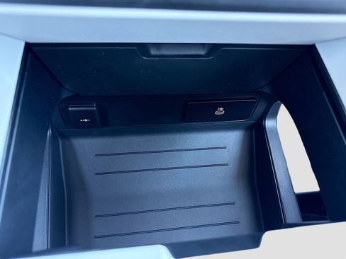 New 2026 Land Rover Defender 110 S image 30