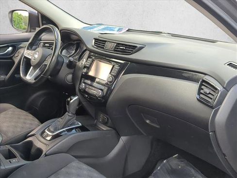 Used 2018 Nissan Rogue Sport SV w/ SV Technology Package AWD/4WD image 28