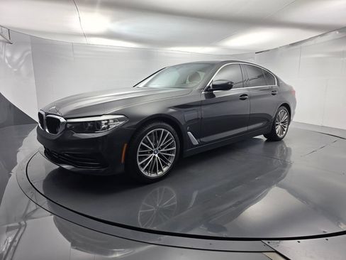 Used 2019 BMW 530e RWD image 8