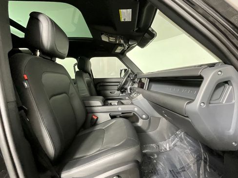 Certified 2024 Land Rover Defender 110 X-Dynamic SE image 20