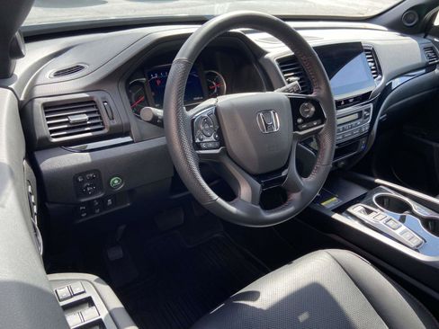 Certified 2024 Honda Passport Black Edition image 8