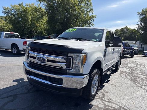 Used 2017 Ford F250 XLT AWD/4WD image 4