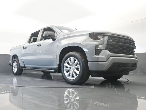 Used 2024 Chevrolet Silverado 1500 Custom image 64