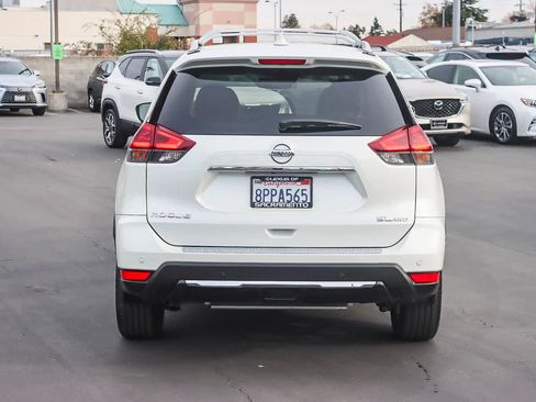Used 2020 Nissan Rogue SL image 3