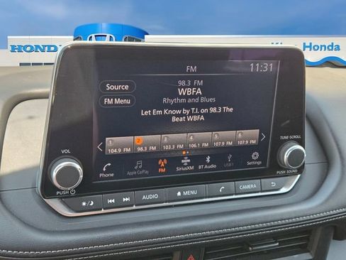 Used 2024 Nissan Rogue S AWD/4WD image 25