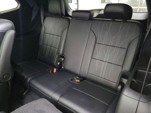 Used 2025 Buick Enclave Avenir w/ Super Cruise Package image 11