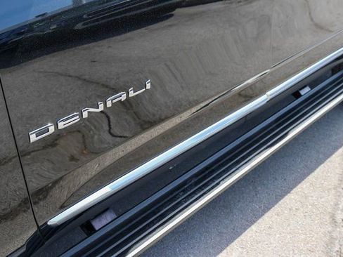 New 2026 GMC Yukon XL Denali w/ Denali Reserve Package AWD/4WD image 8