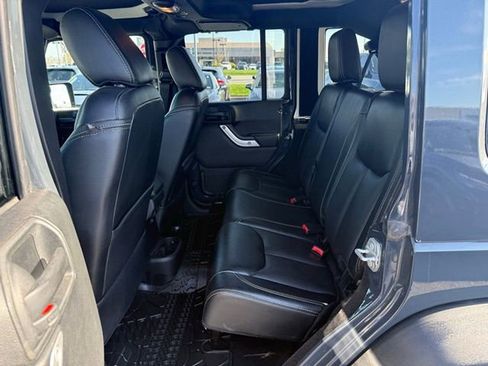 Used 2017 Jeep Wrangler Unlimited Rubicon image 17