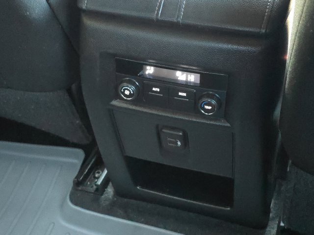 Certified 2023 Chevrolet Traverse LT FWD image 17