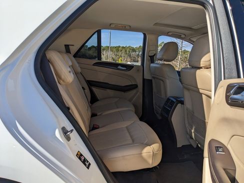 Used 2018 Mercedes-Benz GLE 350 4MATIC image 46