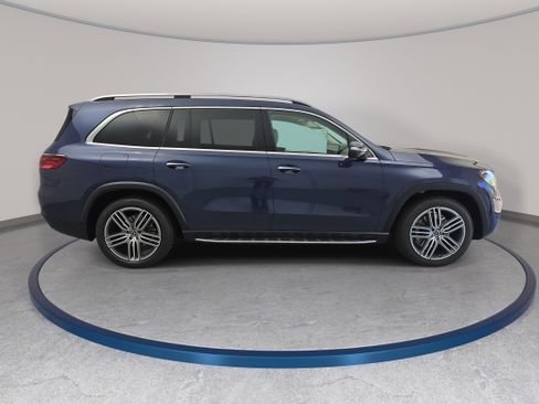 New 2026 Mercedes-Benz GLS 450 4MATIC image 4