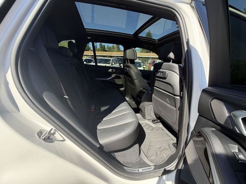 Used 2021 BMW X5 M50i w/ Dynamic Handling Package AWD/4WD image 38