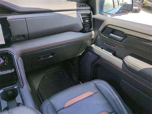 Certified 2023 GMC Sierra 1500 AT4 w/ AT4 Premium Package image 19