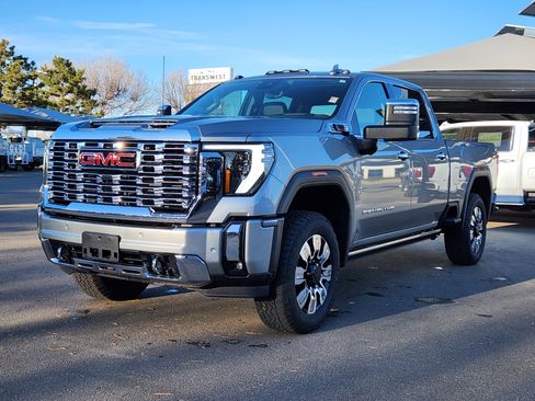 Used 2024 GMC Sierra 2500 Denali w/ Denali Reserve Package image 4