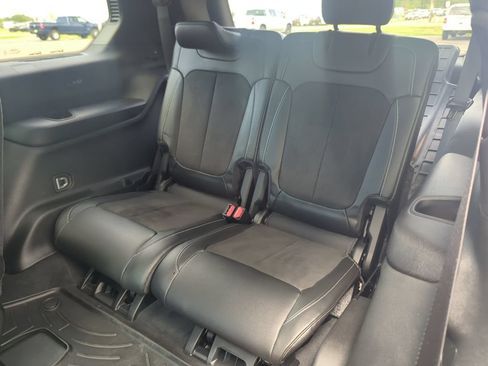 Used 2024 Jeep Grand Cherokee L Altitude AWD/4WD image 43